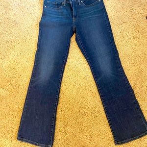 Bootcut Levis| Stretch| Excellent Condition| Shaping bootcut